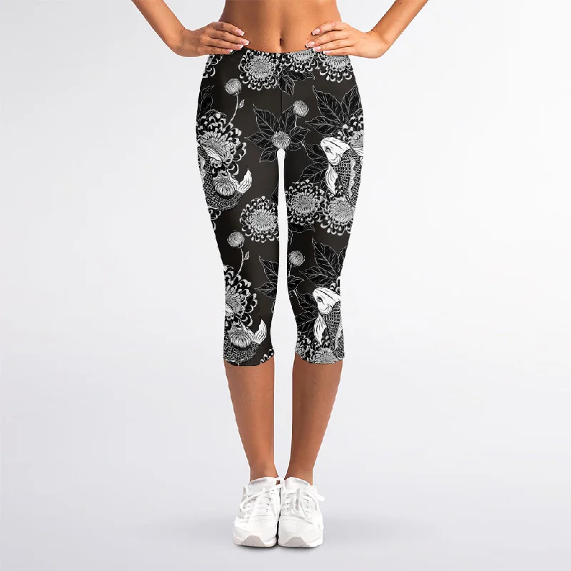 Koi Carp And Chrysanthemum Pattern Print Women's Capri Leggings Trendy Ombre Effect Leggings Koi Carp And Chrysanthemum Pattern Print Women's Capri Leggings Trendy Ombre Effect Leggings